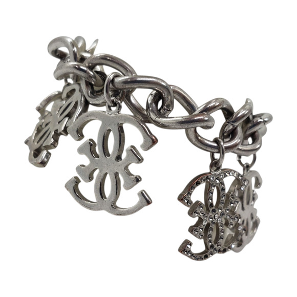 Vintage Guess Logo Big Charm Bracelet Silver Tone Rhinestone Tassel Chain Chunky - Picture 2 of 7